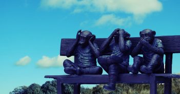 9 Phrases Smart People Never Use In Conversation Phrases smart people never use in conversation