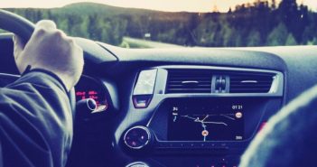 The Pros and Cons of Working as an Uber or Lyft Driver