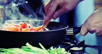 The Large Crowd: 4 Tips When Cooking for Big Groups