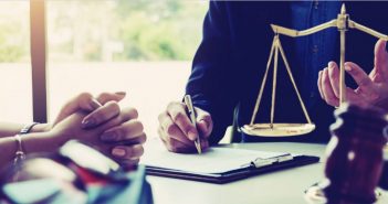 4 Situations When Employees Should Consult an Employment Law Attorney