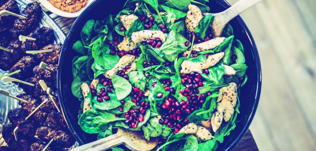 Lunch Time! Delicious but Healthy Lunch Ideas for Work healthy lunch ideas for work salad close up