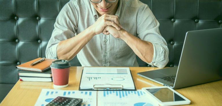 5 Reasons to Quit the Job Hunt and Invest in an Existing Business for Sale