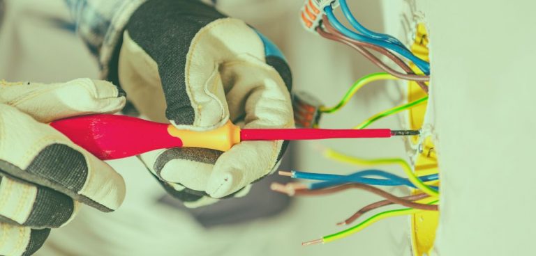 Pursuing A Career in Emergency Electrical Services